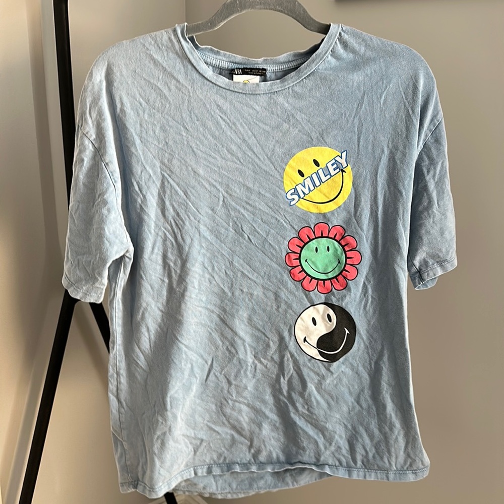 Zara Blue Smiley Face Graphic Tee Size M